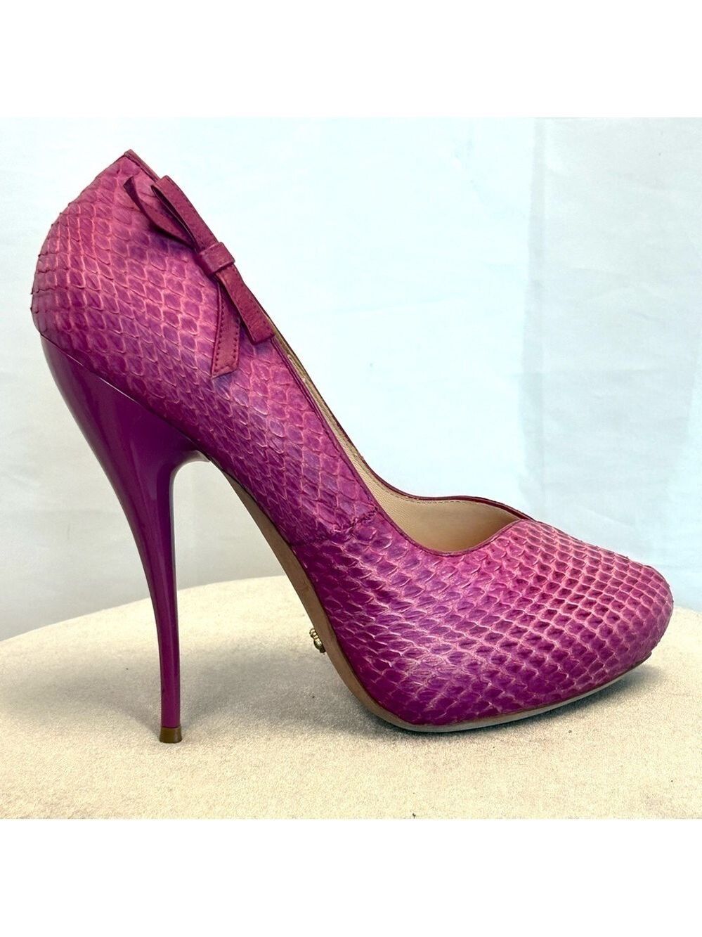 Viktor & Rolf pink snake print embossed bow stiletto high heels Sz 39